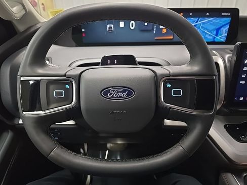 Certified 2025 Ford Expedition Active AWD/4WD image 23