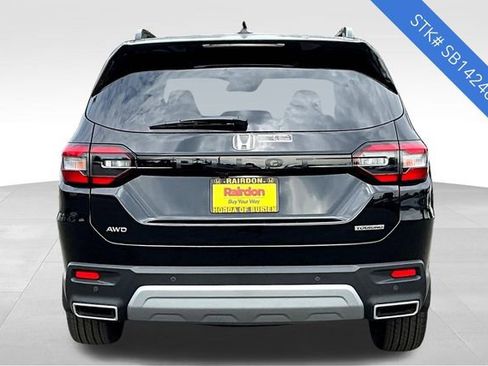New 2025 Honda Pilot Touring image 4