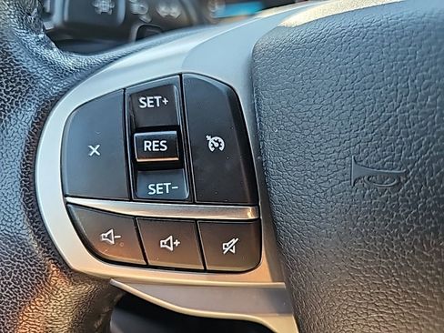 Used 2020 Ford Explorer XLT w/ Comfort Package image 33