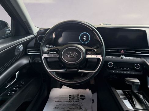 Used 2023 Hyundai Elantra SEL w/ Convenience Package FWD image 12