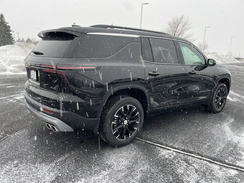 Used 2025 Chevrolet Traverse LT w/ Sun and Wheel Package image 5