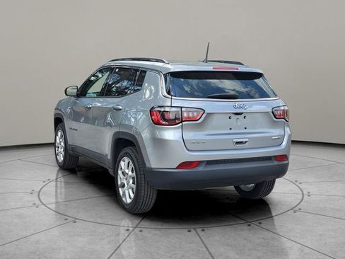Certified 2022 Jeep Compass Latitude w/ Sun and Sound Group AWD/4WD image 10