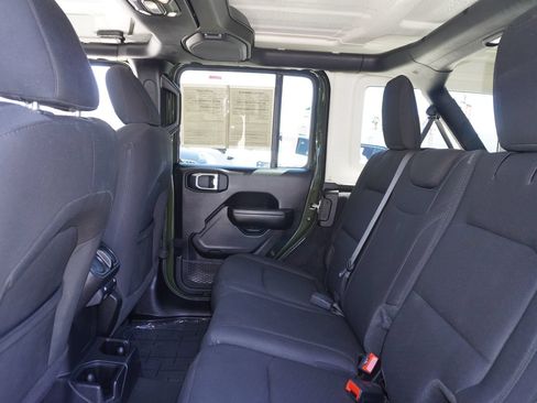 Used 2022 Jeep Wrangler Unlimited Sport AWD/4WD image 11