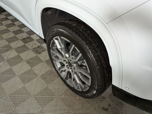 New 2026 GMC Acadia Denali Ultimate w/ LPO, Floor Liner Package AWD/4WD image 15