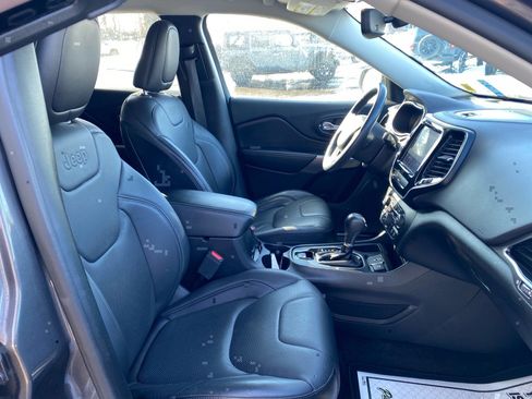 Used 2019 Jeep Cherokee Limited image 24