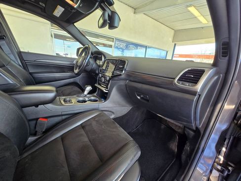 Used 2020 Jeep Grand Cherokee Altitude image 31