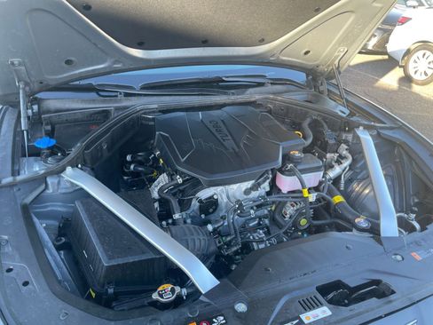 Used 2025 Genesis G70 2.5T image 32