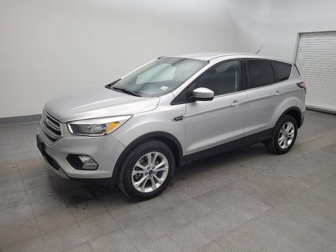 Used 2017 Ford Escape SE AWD/4WD image 2