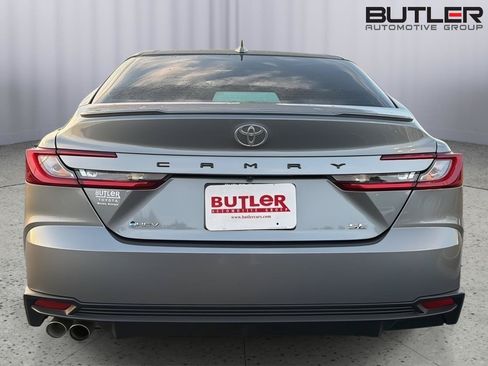 Used 2026 Toyota Camry SE w/ Convenience Package FWD image 5