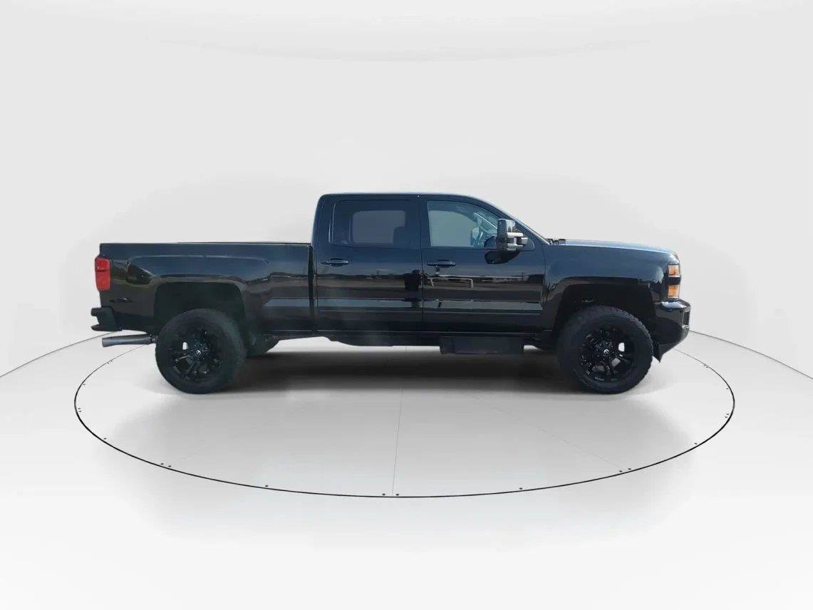 Used 2015 Chevrolet Silverado 2500 High Country w/ Duramax Plus Package AWD/4WD image 9