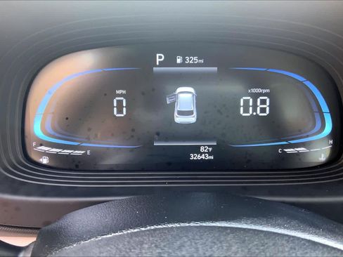Certified 2025 Hyundai Venue SEL FWD image 25