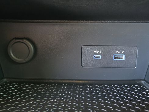 Used 2024 Nissan Pathfinder S image 29