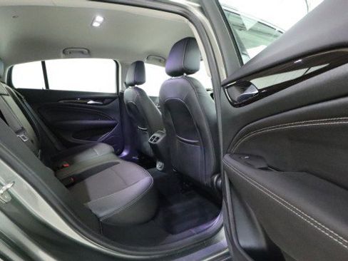 Used 2019 Buick Regal Preferred w/ Driver Confidence Package I image 11