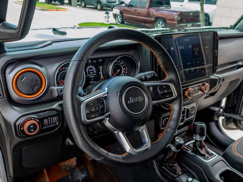 Used 2022 Jeep Gladiator Mojave w/ LED Lighting Group image 16