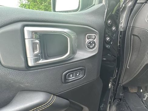 Used 2025 Jeep Wrangler Unlimited Sahara w/ Safety Group AWD/4WD image 14
