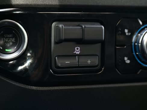 Used 2025 GMC Sierra 1500 Elevation image 27