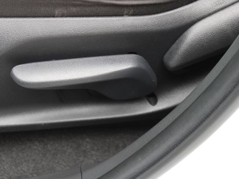 Used 2024 Toyota RAV4 LE image 31