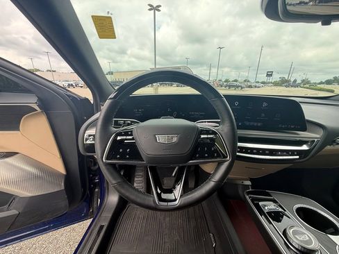 Certified 2024 Cadillac Lyriq Luxury w/ Nappa Leather Package AWD/4WD image 19