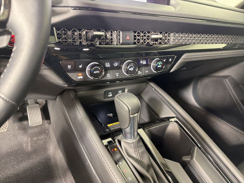 Used 2025 Honda Accord Touring image 18