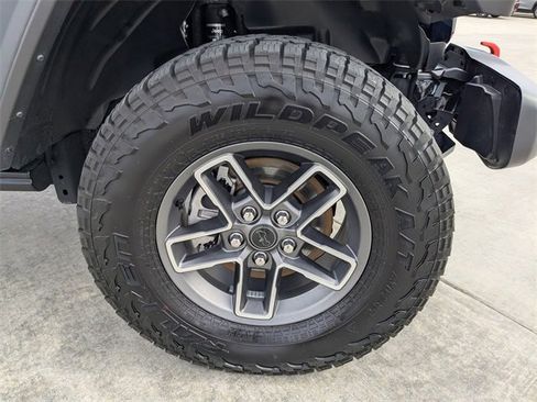 Used 2025 Jeep Gladiator Mojave w/ Safety Group image 10