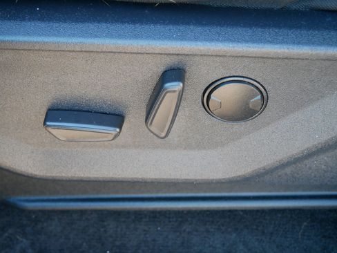 Certified 2022 Ford F150 XLT w/ Equipment Group 302A High image 18