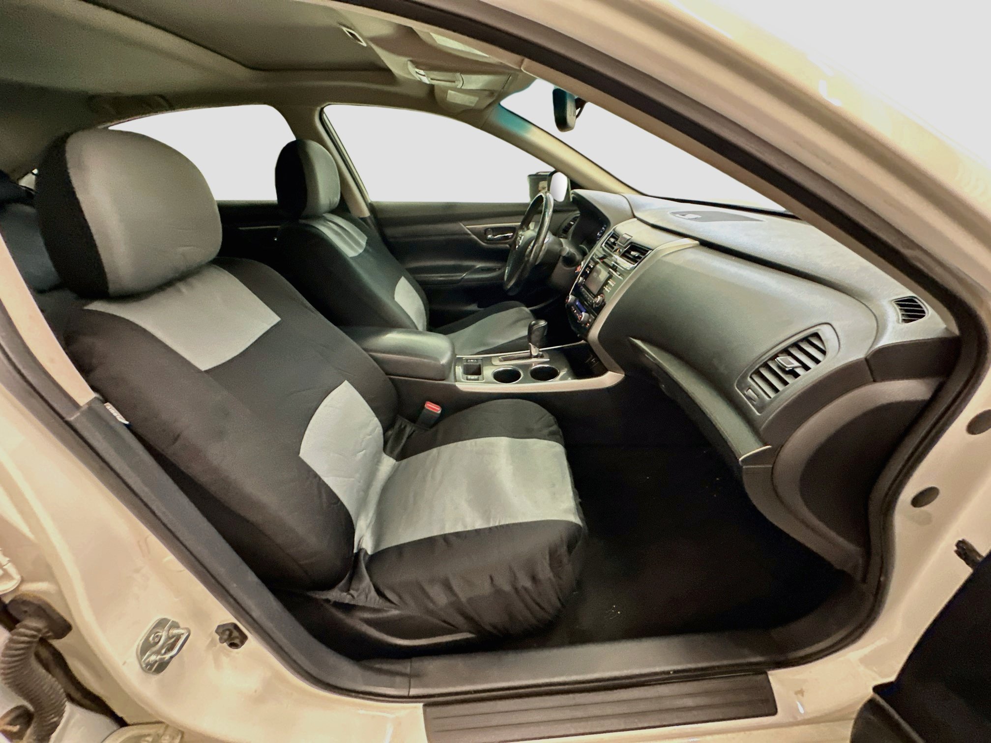 Used 2015 Nissan Altima 2.5 SL w/ Moonroof Package FWD image 31