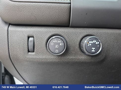 Used 2022 GMC Canyon Denali image 25