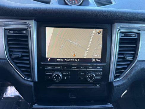 Used 2015 Porsche Macan S AWD/4WD image 39