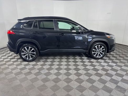Used 2024 Toyota Corolla Cross XLE w/ Convenience Package AWD/4WD image 12