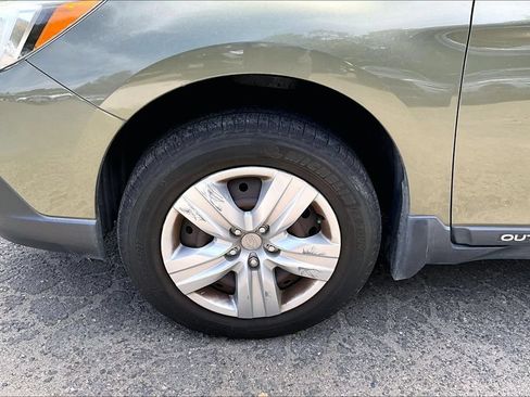 Used 2016 Subaru Outback 2.5i AWD/4WD image 7