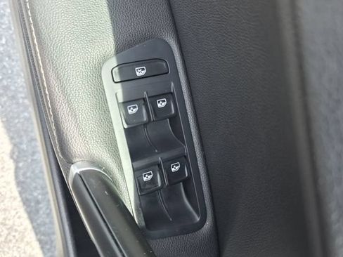 Used 2020 Volkswagen Golf 4-Door FWD image 20