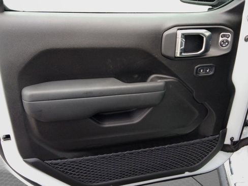 New 2026 Jeep Gladiator Mojave image 17