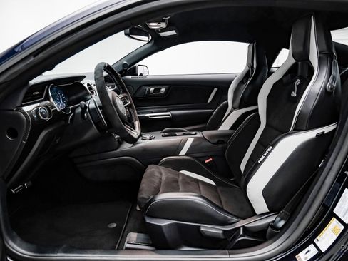 Used 2021 Ford Mustang Shelby GT500 w/ Carbon Fiber Track Pack image 40