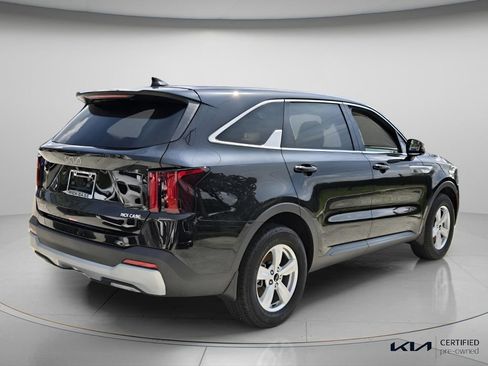 Certified 2026 Kia Sorento LX FWD image 7