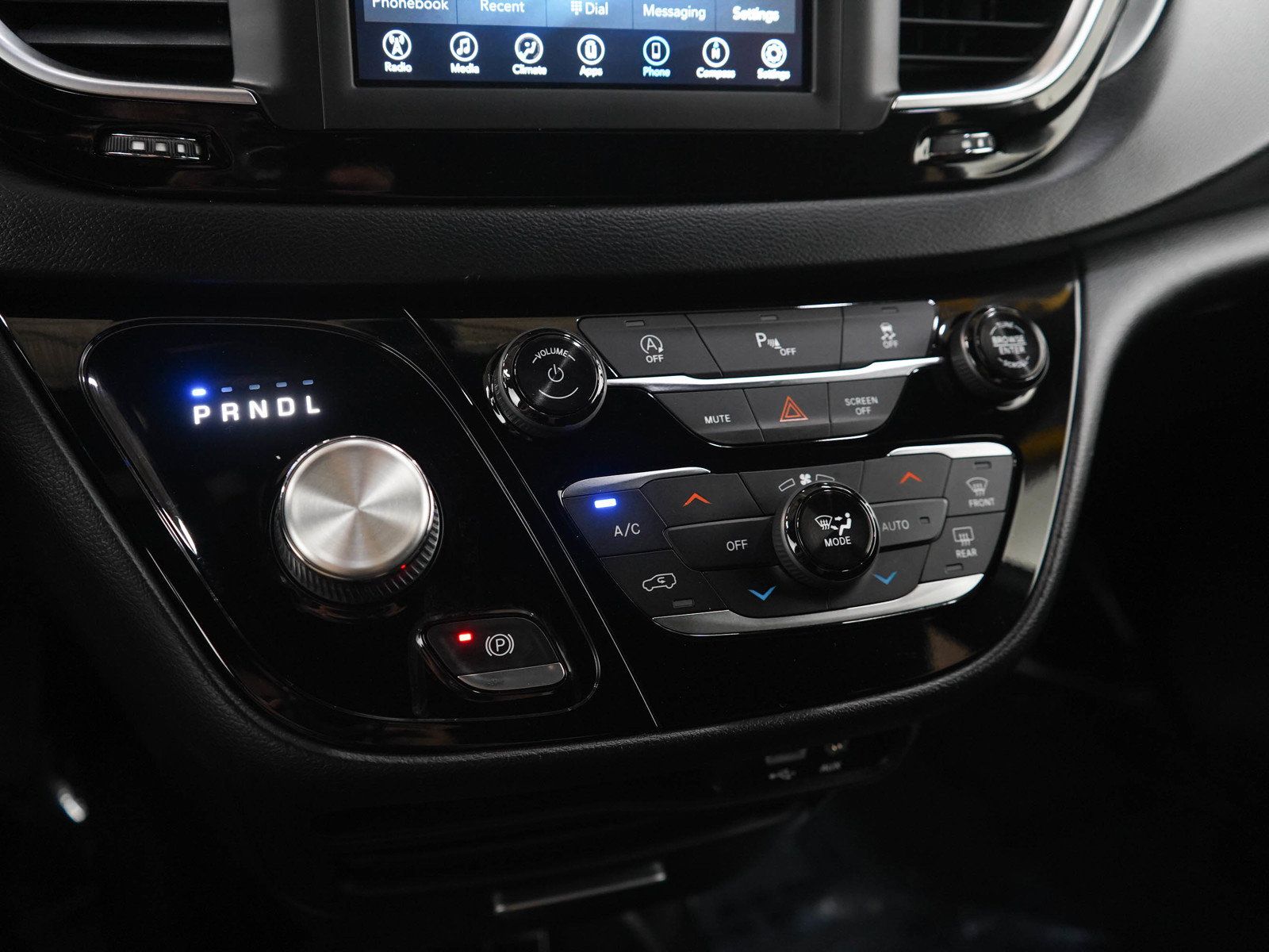 Used 2019 Chrysler Pacifica Touring Plus w/ S Appearance Package FWD image 25