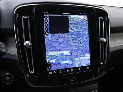 Certified 2024 Volvo XC40 B5 Plus w/ Protection Package Premier image 10