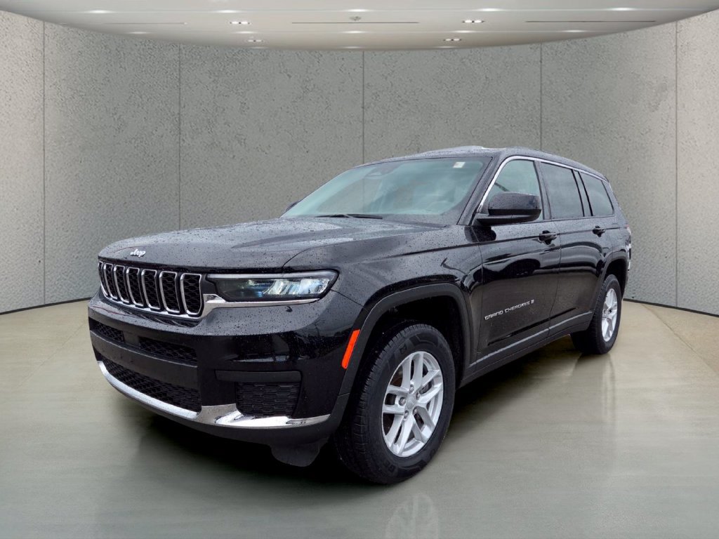 Used 2023 Jeep Grand Cherokee L Laredo AWD/4WD image 12