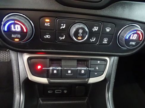Used 2023 GMC Terrain Denali AWD/4WD image 13