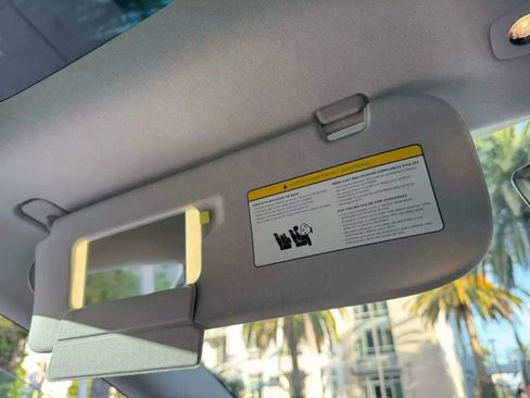 Used 2023 Tesla Model 3 Standard Range image 19