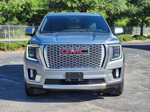 Certified 2024 GMC Yukon XL Denali w/ Denali Reserve Package AWD/4WD image 3
