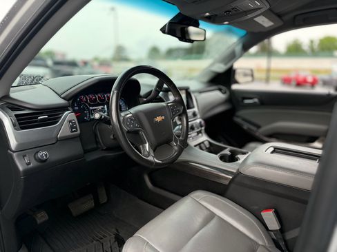 Used 2020 Chevrolet Tahoe LT w/ Luxury Package RWD image 20