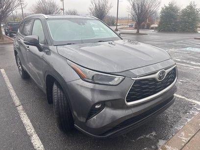 Used 2023 Toyota Highlander XLE
