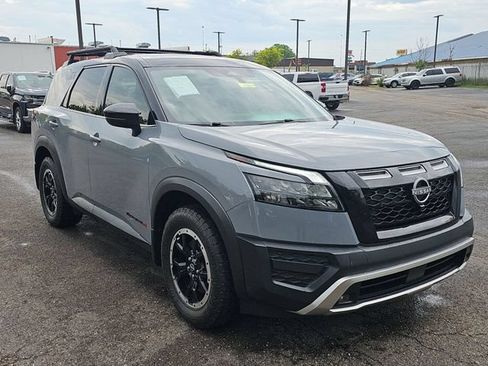 Used 2024 Nissan Pathfinder Rock Creek AWD/4WD image 11