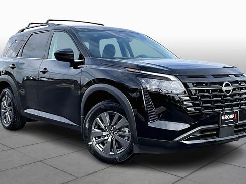 New 2026 Nissan Pathfinder SV image 2