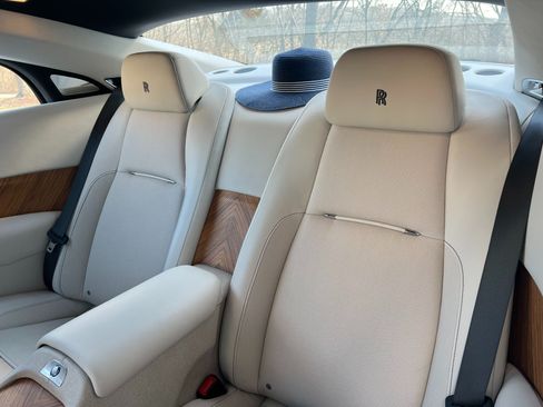Used 2015 Rolls-Royce Wraith RWD image 17
