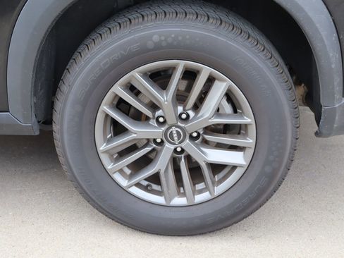 Used 2024 Nissan Rogue S FWD image 27