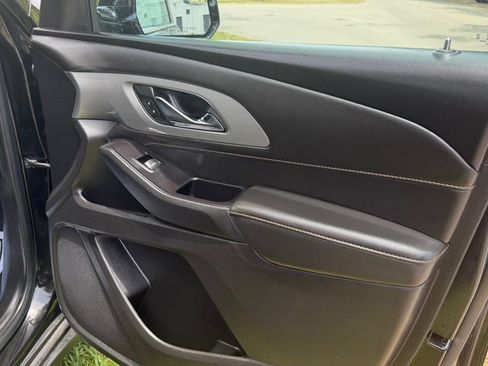 Used 2020 Chevrolet Traverse LS FWD image 9