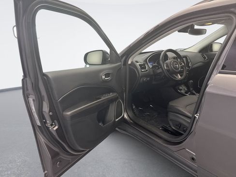 Used 2021 Jeep Compass Limited AWD/4WD image 9