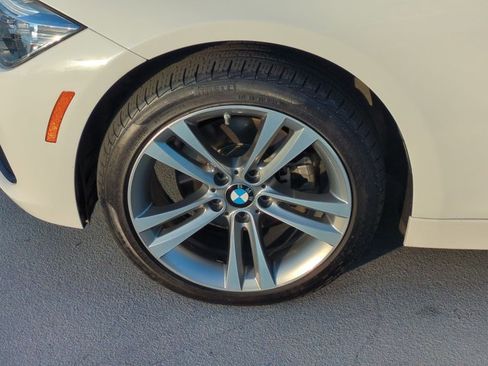 Used 2018 BMW 330i Sedan RWD image 25