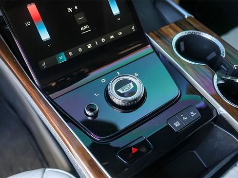 Certified 2025 Cadillac Escalade Sport Platinum w/ LPO, ONYX Package image 19